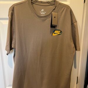 Nike Men's Tan T-Shirt